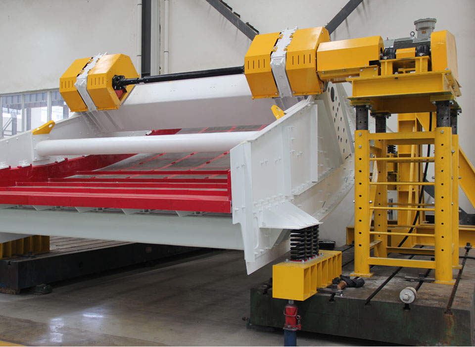 直線振動篩物料跑偏的原因是什么？附：解決措施